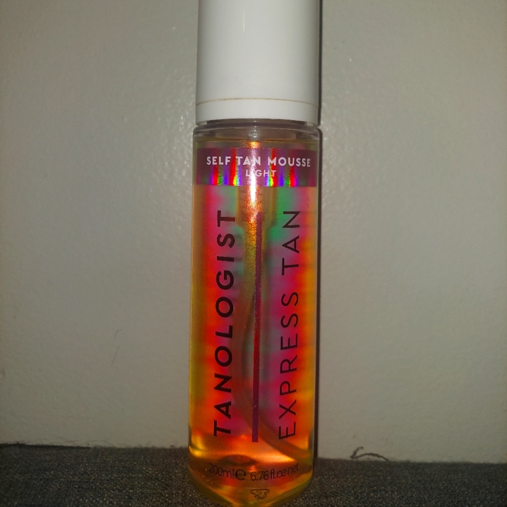 Self tanner